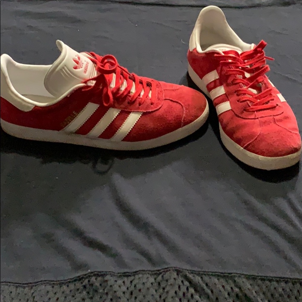 10 red adidas gazelles - Picture 1 of 3
